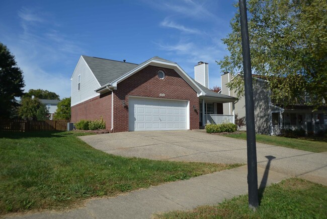 Building Photo - Spacious 4BR/2.5BA East End Cape Cod