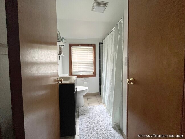 Building Photo - 120 Crestmont Ave