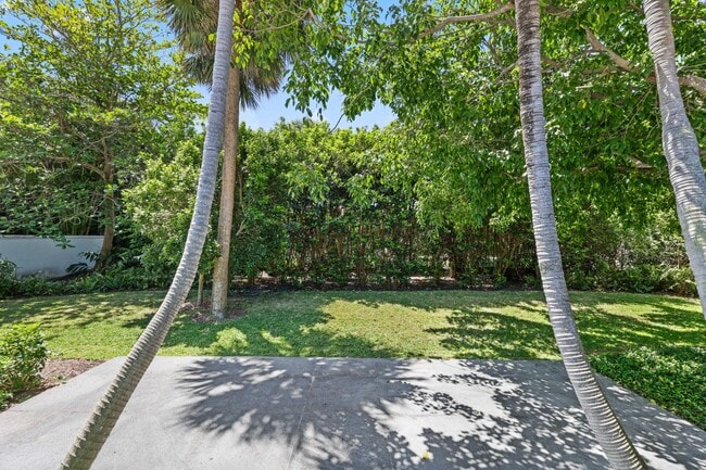 Building Photo - 246 Merrain Rd