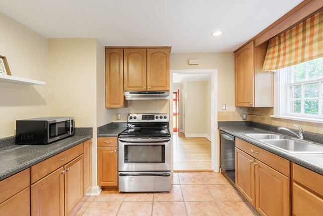 Building Photo - Great Home in the Near West End for Rent