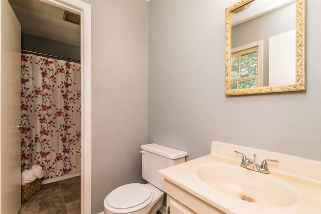 Building Photo - 2413 Keith Dr