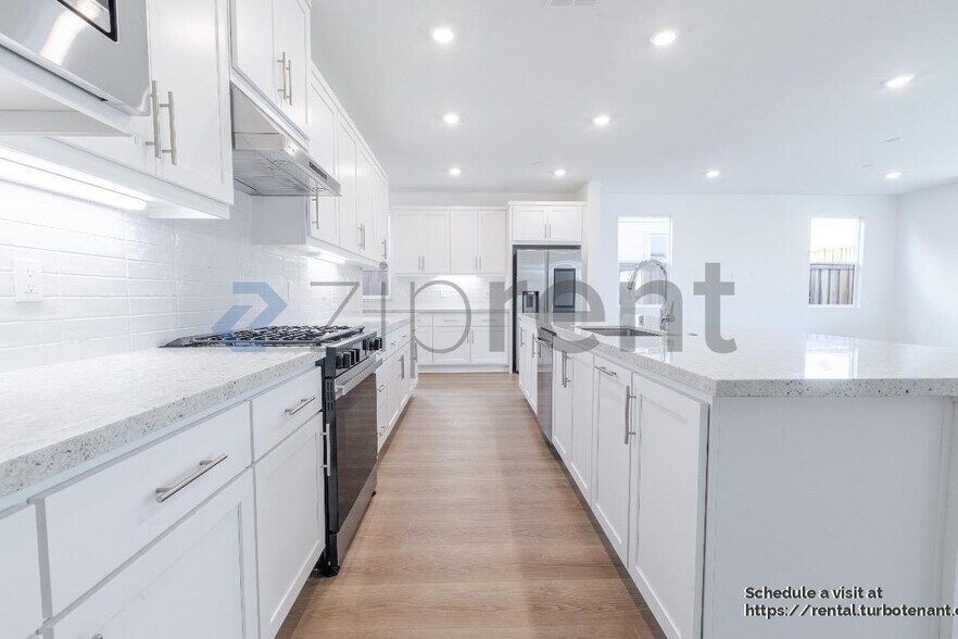 Building Photo - 443 Royal Nat'l Rd