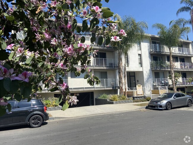 Building Photo - The Claridge Apartments