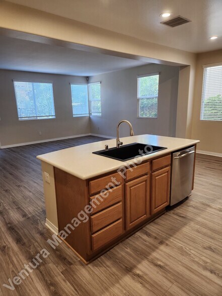 Building Photo - 5885 Indian Point Dr