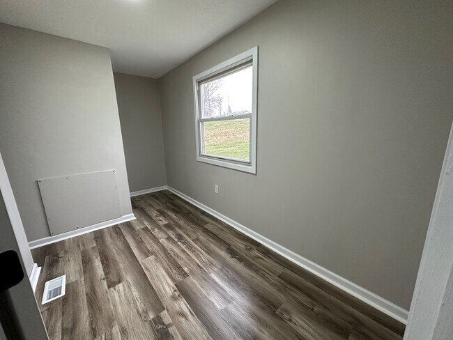 Building Photo - 349 W South St