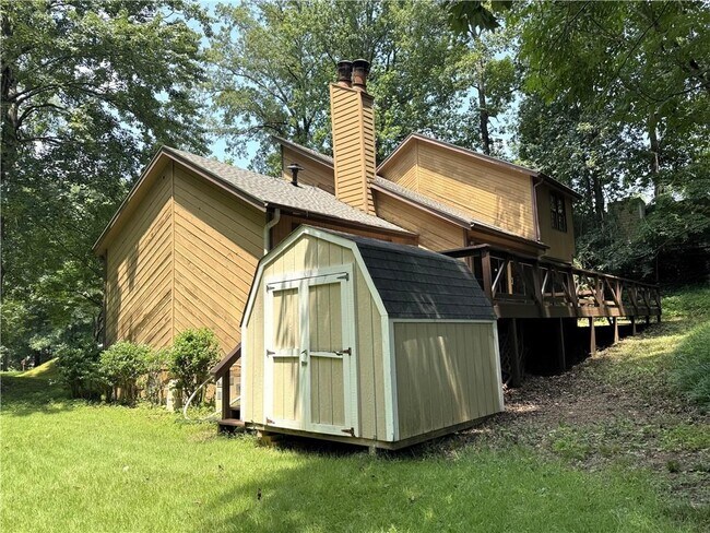 Building Photo - 1302 Colony Dr