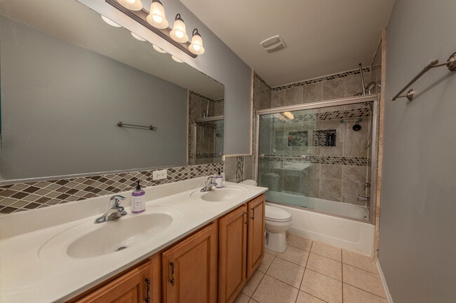 Building Photo - 2192 Fescue Dr