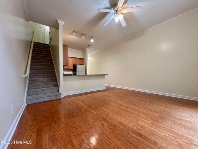 Building Photo - 1617 Shoreline Pl