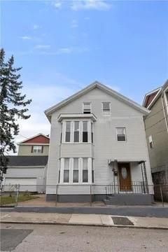 Building Photo - 132 Railroad St
