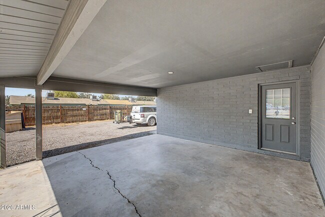 Building Photo - 317 N Elm St