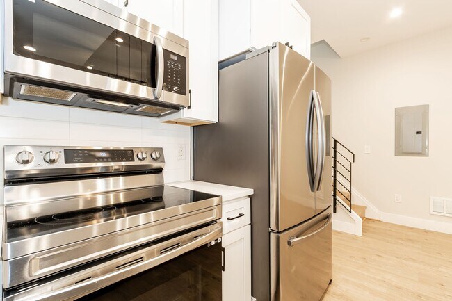 Building Photo - 2218 N Franklin St