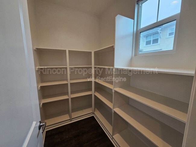 Building Photo - 3647 W Hemlock St