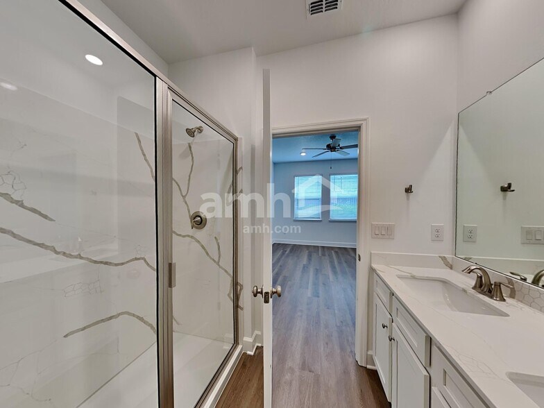 Building Photo - 37809 Dusty Saddle Ln