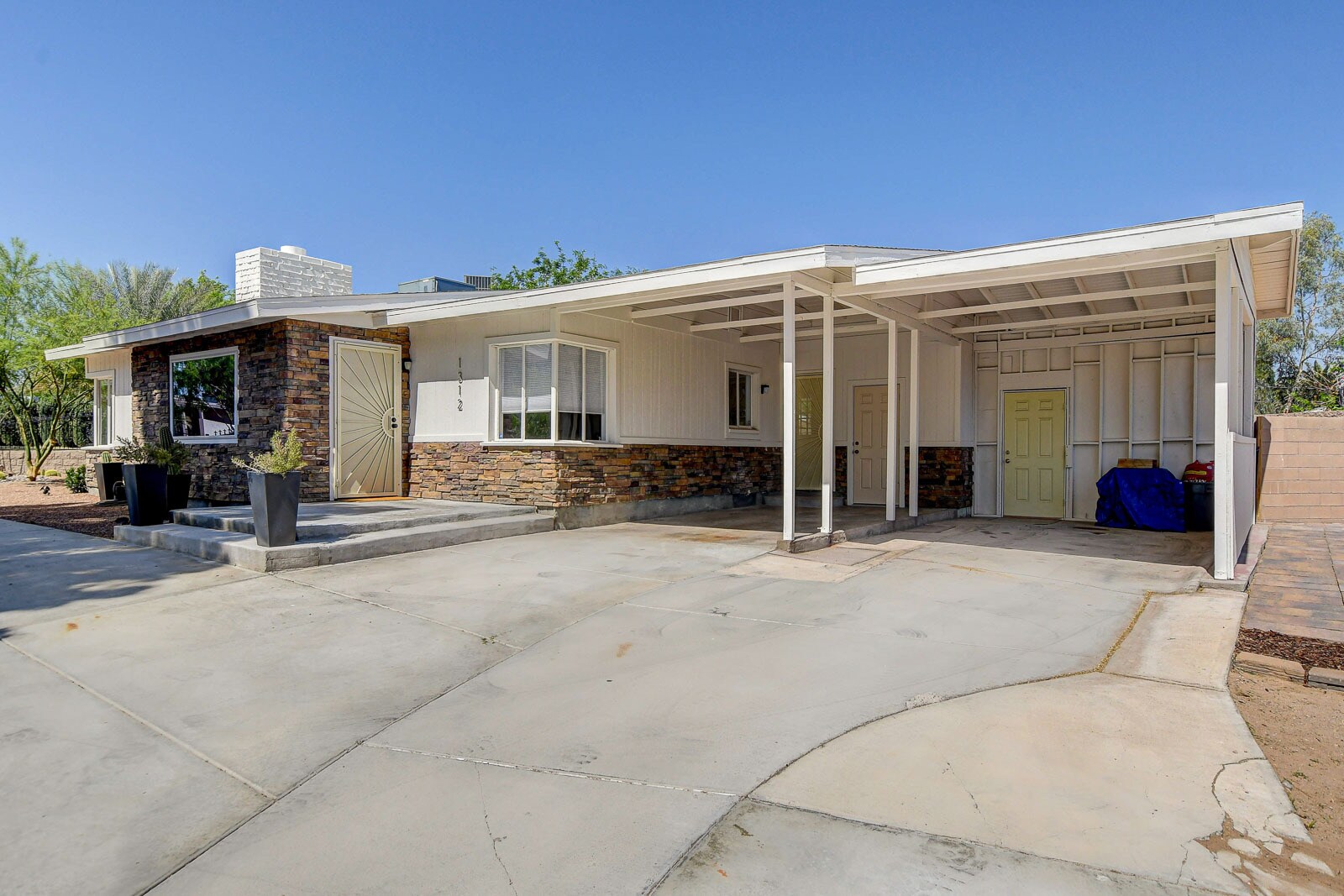 Building Photo - 1312 S 15th St