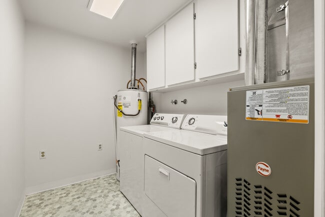 Building Photo - 4057 N Adams St