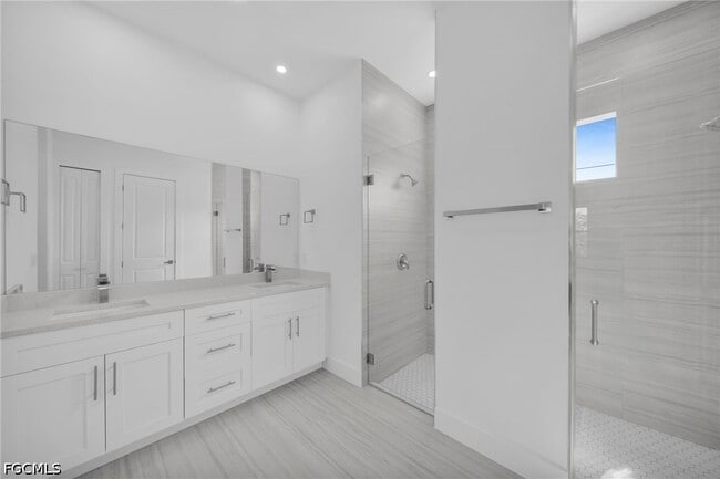 Building Photo - 3543 NE 14th Pl