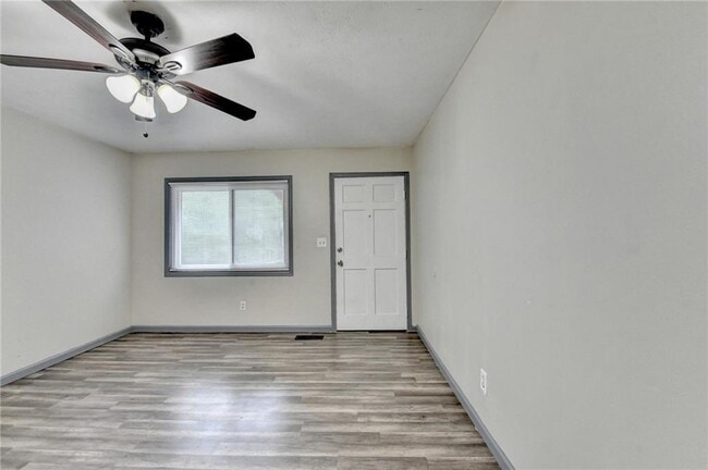 Building Photo - 103 Dogwood Ln