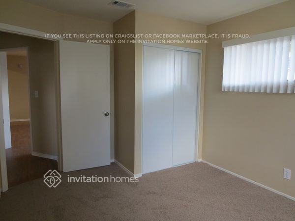 Building Photo - 1172 Elm Ave