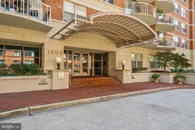 Building Photo - 1200 Braddock Pl