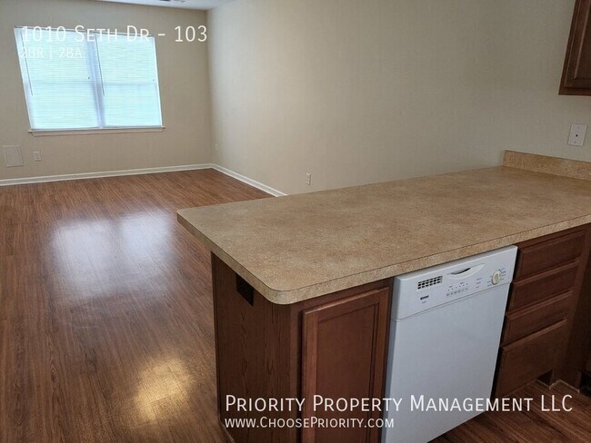 Building Photo - 1010 Seth Dr