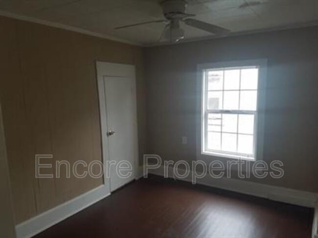 Building Photo - 1209 N Hyde Park Ave