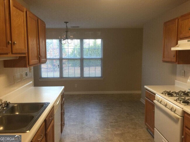 Building Photo - 532 Easton Dr