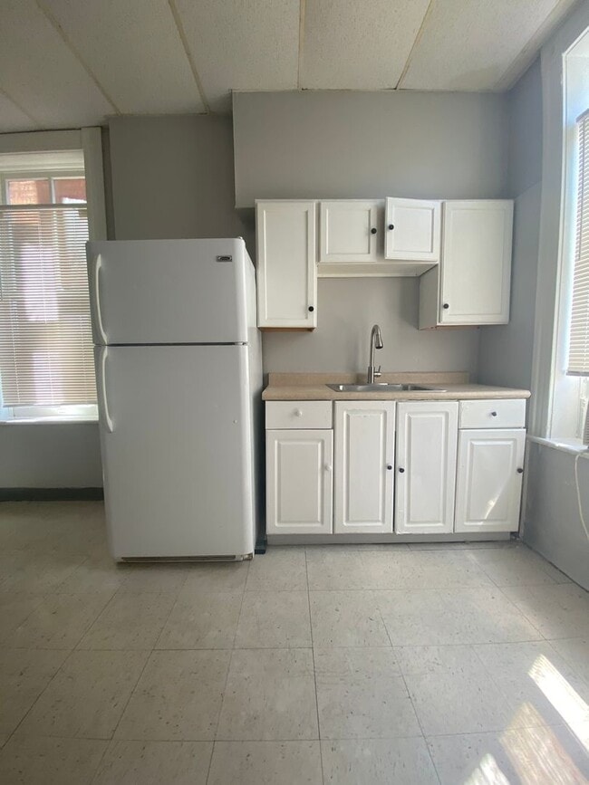 Building Photo - 3428 Dunnica Ave