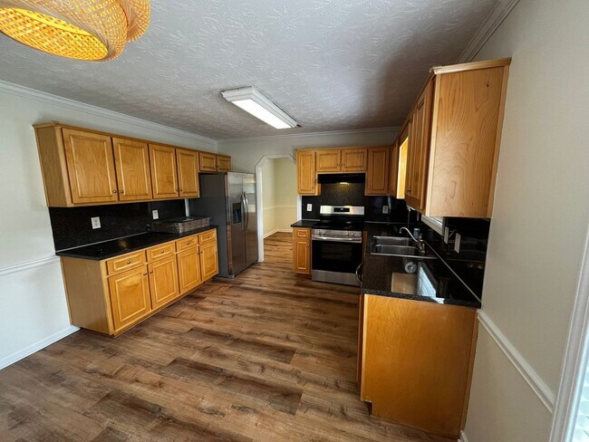 Building Photo - New On the Market!