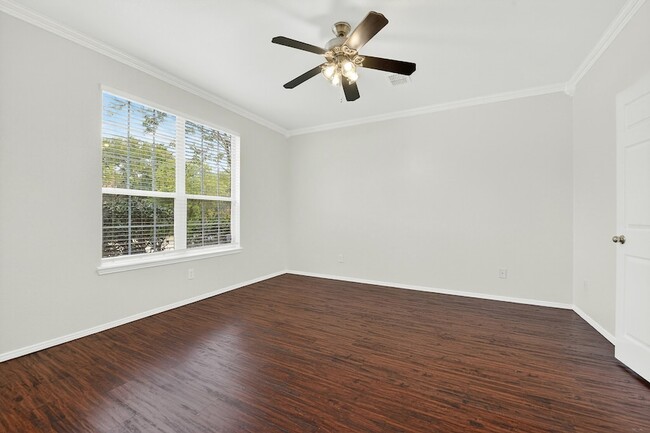 Building Photo - 1006 Hidden Creek Dr