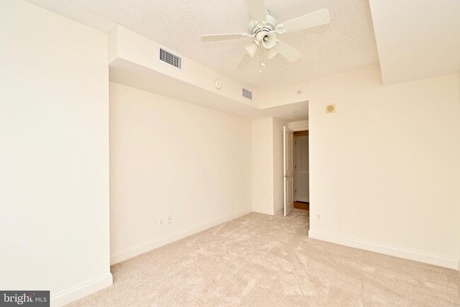 Building Photo - 1020 N Highland St