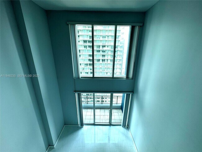 Building Photo - 60 SW 13th St