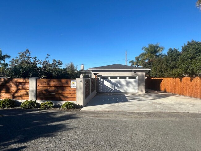 Building Photo - Modernized, 3BD/2BA House in Leucadia: Minutes to Beach, Town, YMCA!