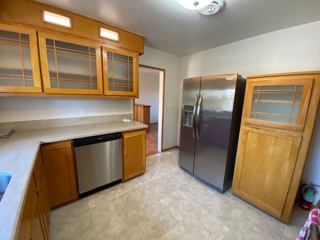 Building Photo - 1651 Chiswick Ct