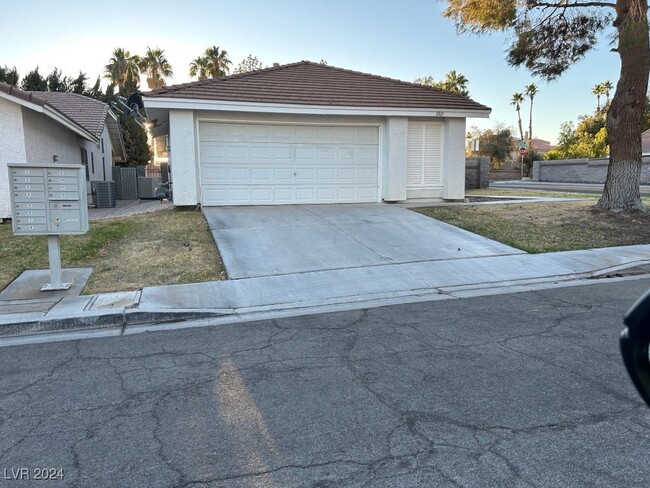 Building Photo - 2025 Big Bend Way