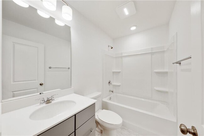 Building Photo - 4200 Pierson Trce