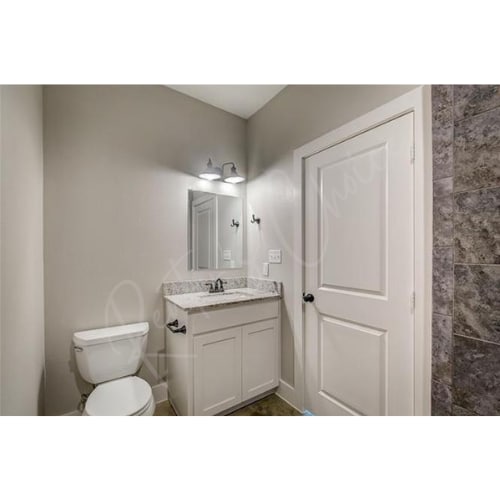 Building Photo - 709 Maple St