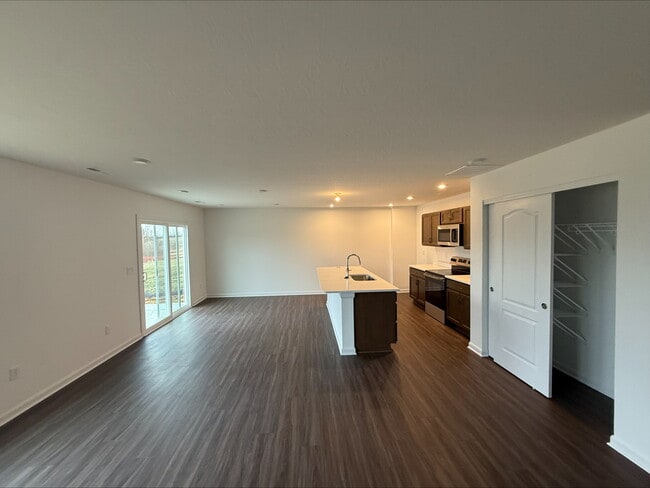 Building Photo - 3345 Sunbeam Pl