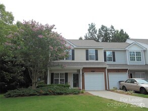 Building Photo - 15519 Stronvar House Ln