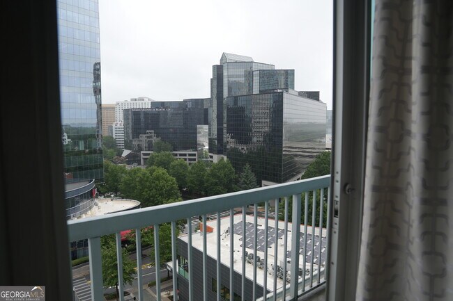 Primary Photo - 3324 Peachtree Rd NE