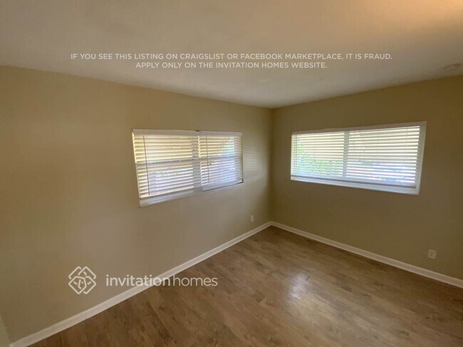 Building Photo - 126 S 11th St