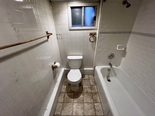 Building Photo - 132 S 200 E