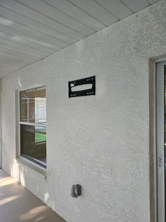 Building Photo - Welcome Home!
