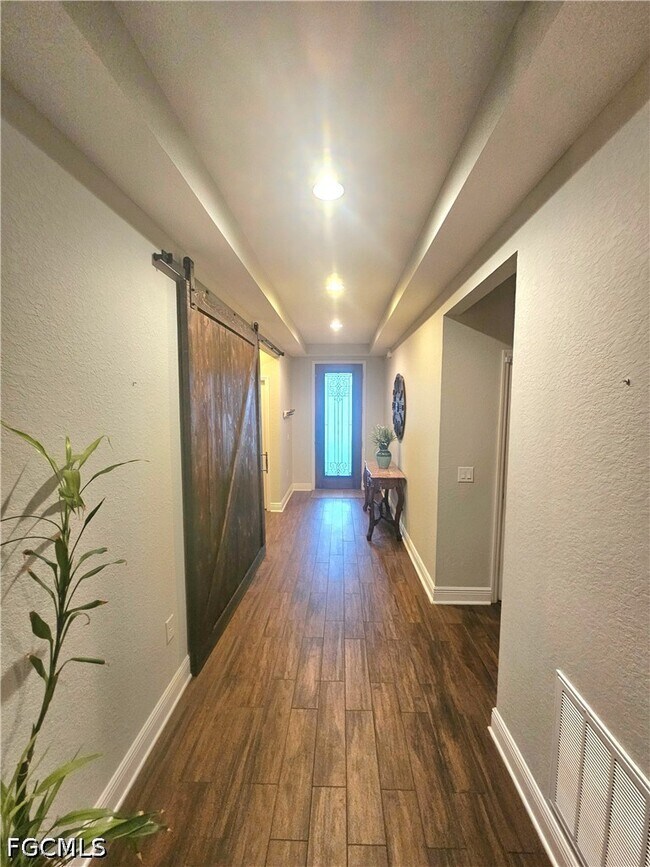 Building Photo - 1919 SW 26th Terrace