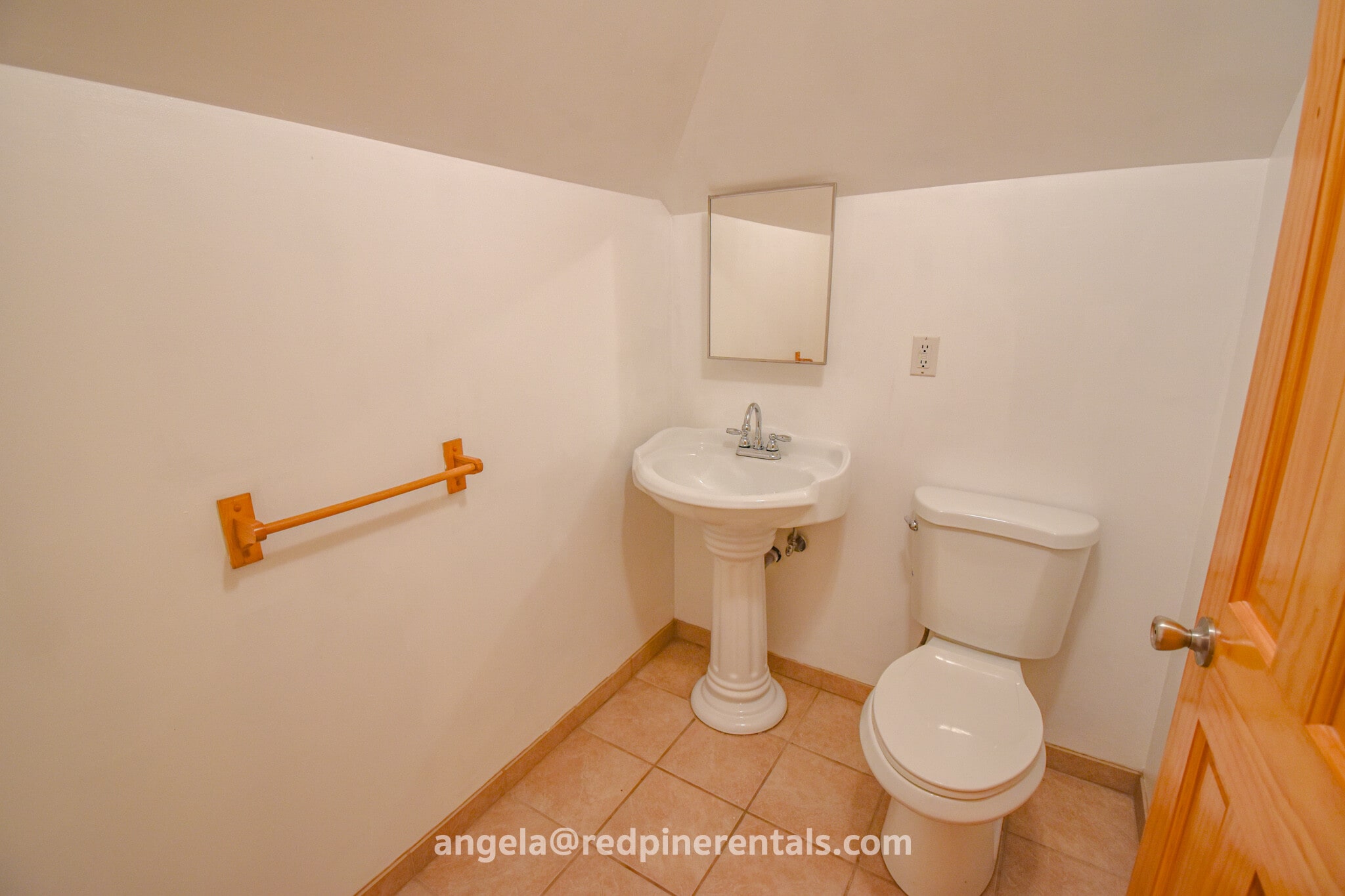 1/2 bath in master - 1832 Crafton Blvd