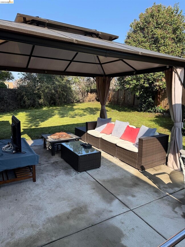 Building Photo - 80 Loma Vista Way