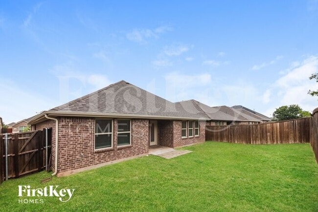 Building Photo - 573 Jamestown Ln