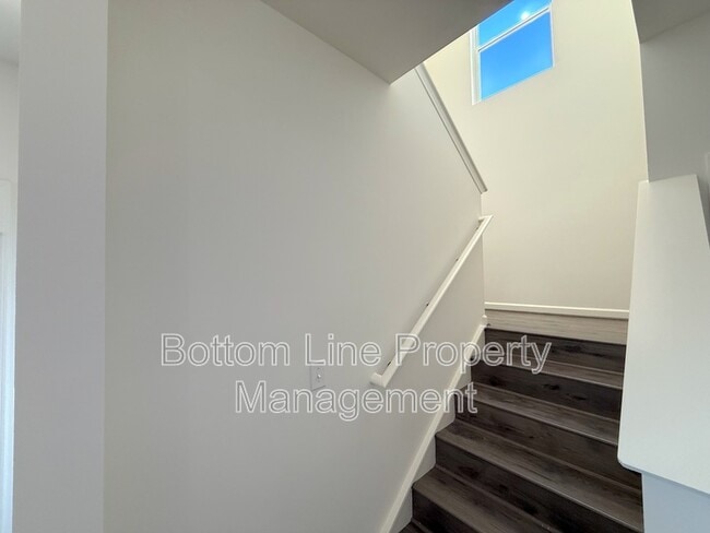 Building Photo - 523 Contentment Dr