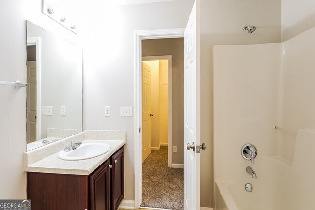 Building Photo - 1113 Watercourse Way