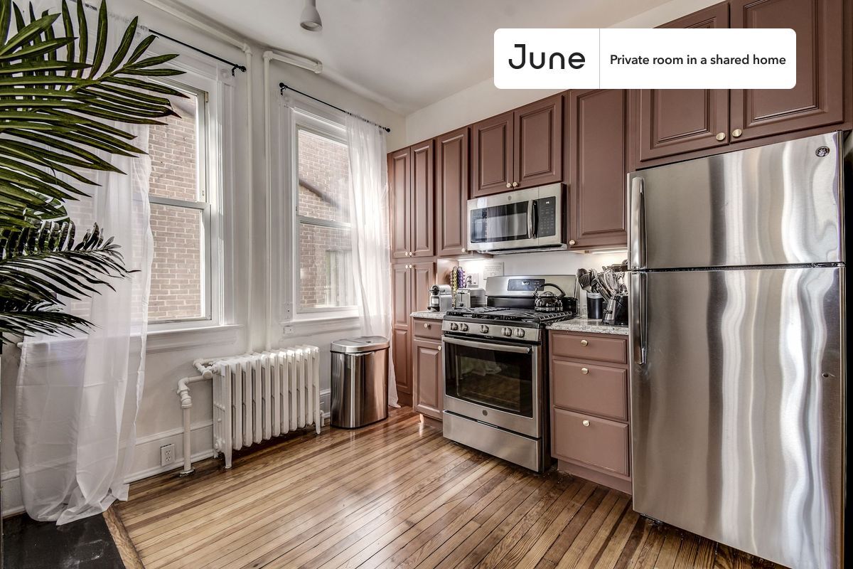 Building Photo - Room in Shared 3 bed/2 bath home