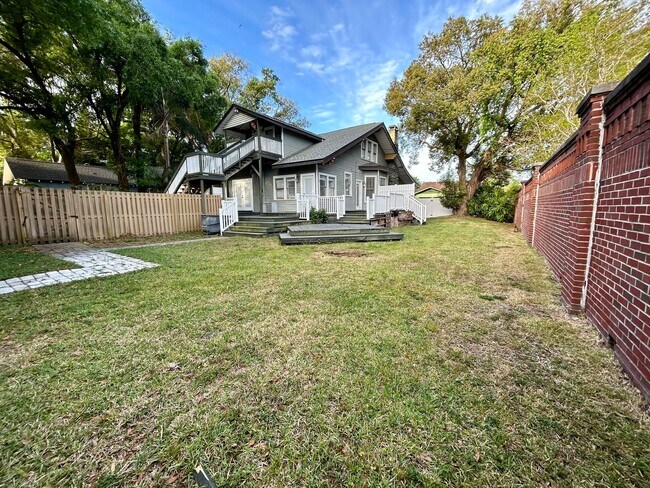Building Photo - 5309 N Seminole Ave